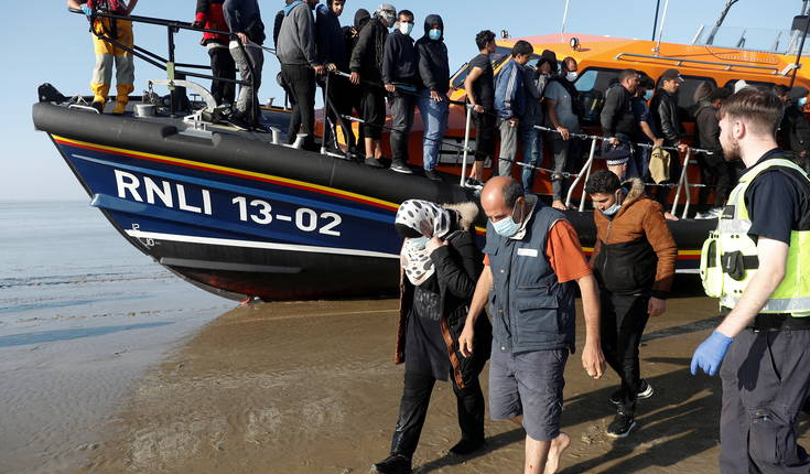 فرنسا: انقاذ مئات المهاجرين في بحر المانش